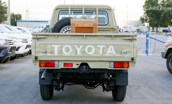 Acheter Import Voiture Toyota Land Cruiser Beige à Import - Dubai, Estuaire Acheter Import Voiture Toyota Land Cruiser Beige à Import - Dubai, Estuaire
