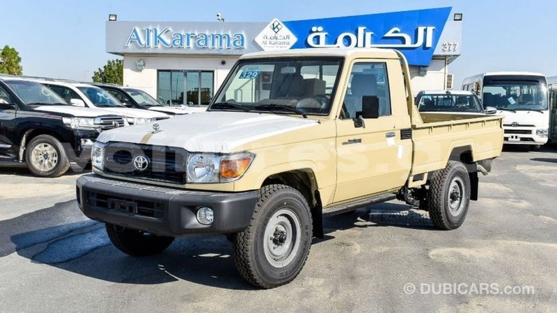 Big with watermark toyota land cruiser estuary import dubai 5707