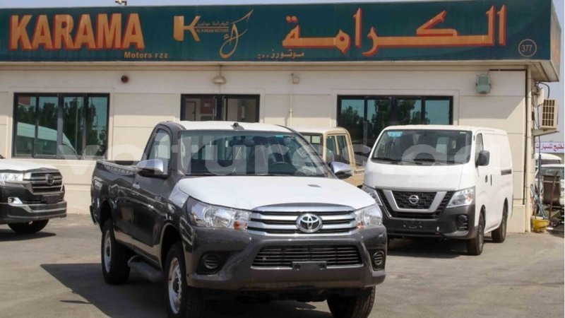 Big with watermark toyota hilux estuary import dubai 5708