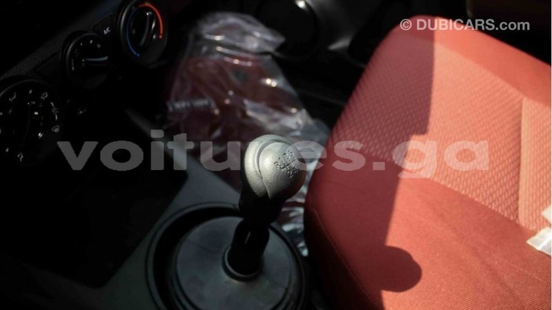 Big with watermark toyota hilux estuary import dubai 5708