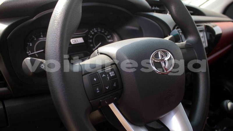 Big with watermark toyota hilux estuary import dubai 5709