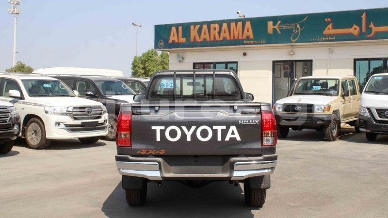 Big with watermark toyota hilux estuary import dubai 5709