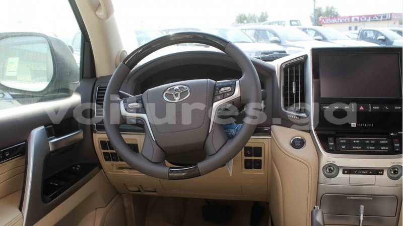 Big with watermark toyota land cruiser estuaire import dubai 5712