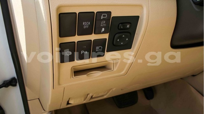 Big with watermark toyota land cruiser estuaire import dubai 5712