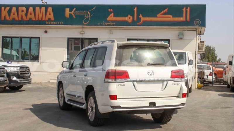 Big with watermark toyota land cruiser estuaire import dubai 5712