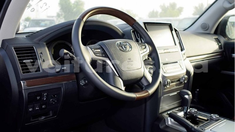 Big with watermark toyota land cruiser estuaire import dubai 5713