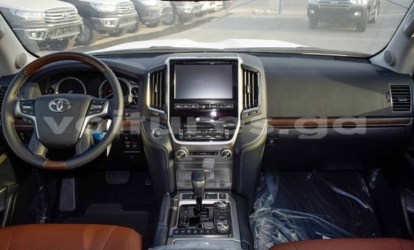 Acheter Import Voiture Toyota Land Cruiser Noir à Import - Dubai, Estuaire Acheter Import Voiture Toyota Land Cruiser Noir à Import - Dubai, Estuaire