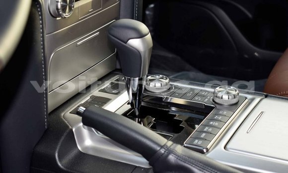 Acheter Import Voiture Toyota Land Cruiser Noir à Import - Dubai, Estuaire Acheter Import Voiture Toyota Land Cruiser Noir à Import - Dubai, Estuaire