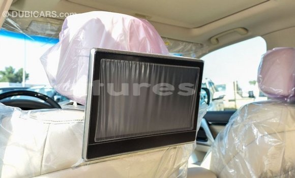 Acheter Import Voiture Toyota Land Cruiser Blanc à Import - Dubai, Estuaire Acheter Import Voiture Toyota Land Cruiser Blanc à Import - Dubai, Estuaire