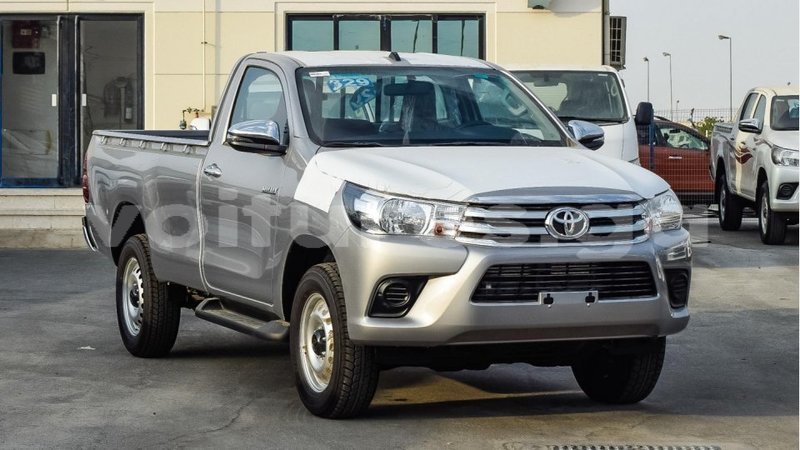 Big with watermark toyota hilux estuaire import dubai 5716