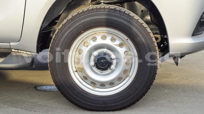 Big with watermark toyota hilux estuaire import dubai 5716