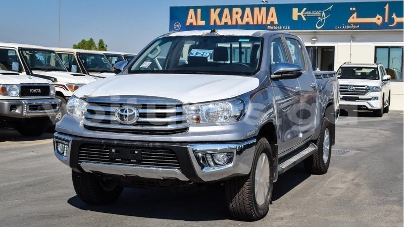 Big with watermark toyota hilux estuary import dubai 5717