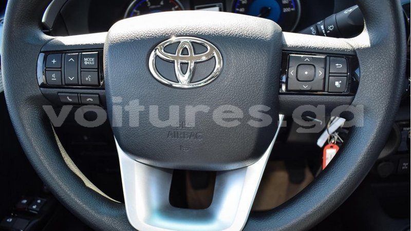 Big with watermark toyota hilux estuaire import dubai 5717