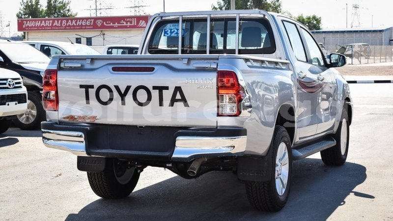 Big with watermark toyota hilux estuaire import dubai 5717