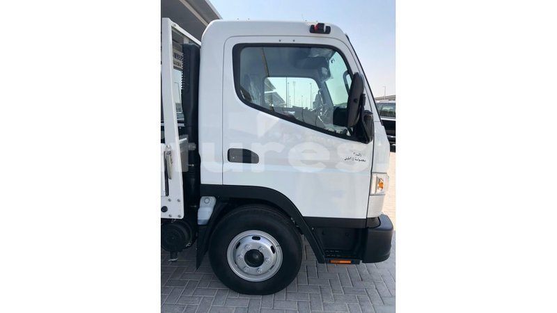 Big with watermark mitsubishi l400 estuaire import dubai 5722