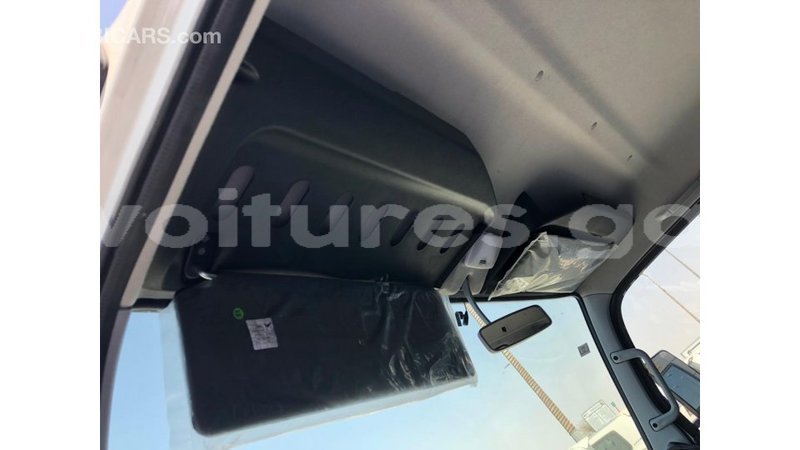 Big with watermark mitsubishi l400 estuaire import dubai 5722