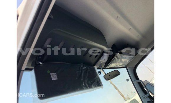 Acheter Import Utilitaire Mitsubishi L400 Blanc à Import - Dubai, Estuaire Acheter Import Utilitaire Mitsubishi L400 Blanc à Import - Dubai, Estuaire
