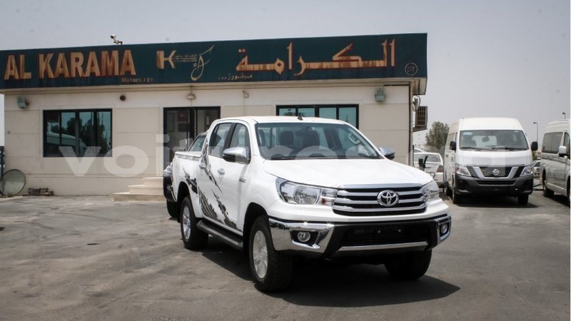 Big with watermark toyota hilux estuaire import dubai 5725