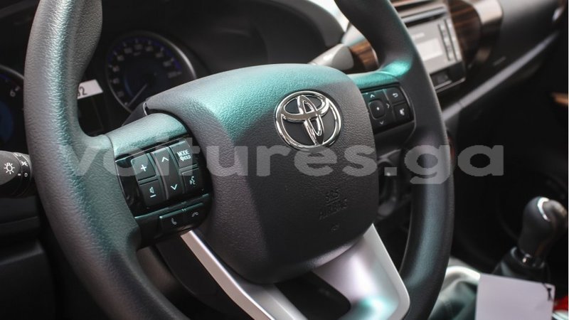 Big with watermark toyota hilux estuaire import dubai 5725