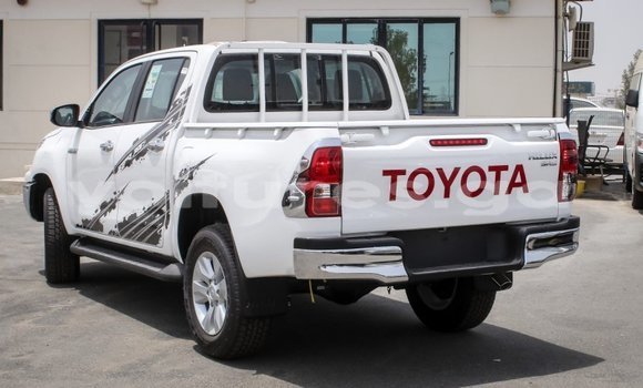 Acheter Import Voiture Toyota Hilux Blanc à Import - Dubai, Estuaire Acheter Import Voiture Toyota Hilux Blanc à Import - Dubai, Estuaire
