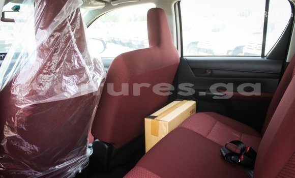 Acheter Import Voiture Toyota Hilux Blanc à Import - Dubai, Estuaire Acheter Import Voiture Toyota Hilux Blanc à Import - Dubai, Estuaire