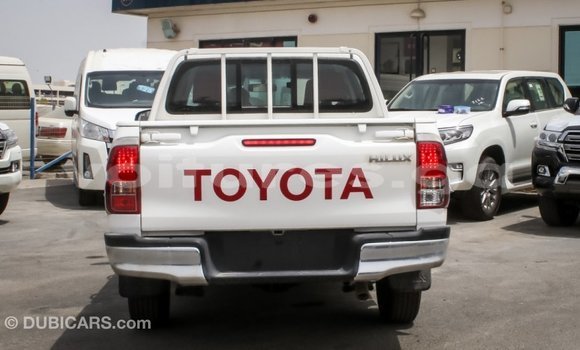 Acheter Import Voiture Toyota Hilux Blanc à Import - Dubai, Estuaire Acheter Import Voiture Toyota Hilux Blanc à Import - Dubai, Estuaire