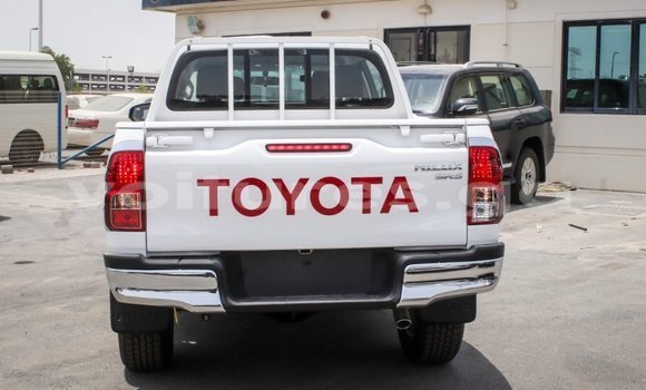 Acheter Import Voiture Toyota Hilux Blanc à Import - Dubai, Estuaire Acheter Import Voiture Toyota Hilux Blanc à Import - Dubai, Estuaire
