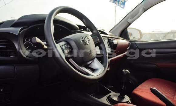 Acheter Import Voiture Toyota Hilux Blanc à Import - Dubai, Estuaire Acheter Import Voiture Toyota Hilux Blanc à Import - Dubai, Estuaire