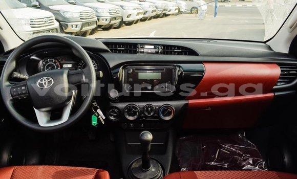 Acheter Import Voiture Toyota Hilux Blanc à Import - Dubai, Estuaire Acheter Import Voiture Toyota Hilux Blanc à Import - Dubai, Estuaire