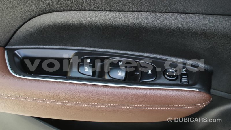 Big with watermark renault koleos estuaire import dubai 5729