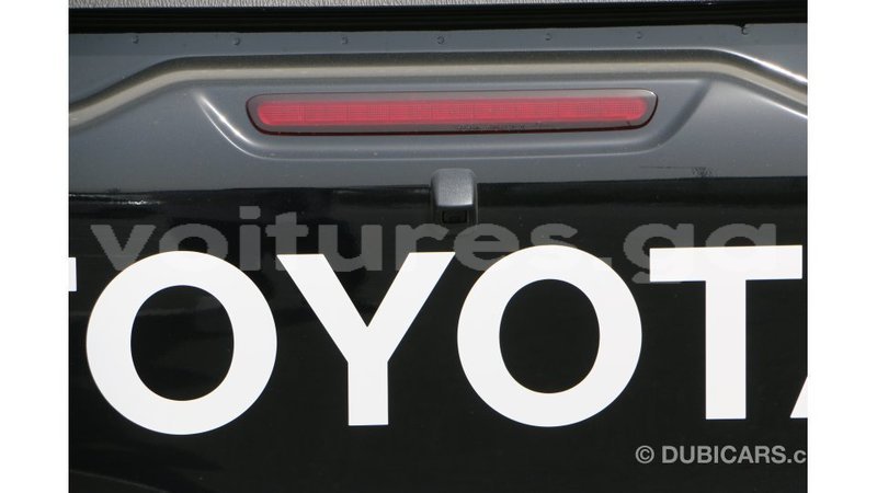 Big with watermark toyota hilux estuaire import dubai 5736