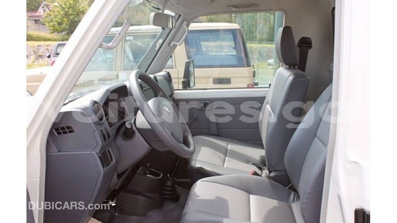 Big with watermark toyota land cruiser estuaire import dubai 5737