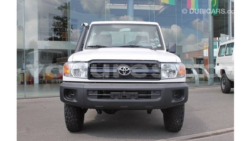 Big with watermark toyota land cruiser estuaire import dubai 5737
