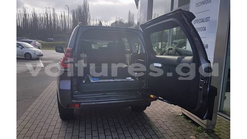 Big with watermark toyota prado estuaire import dubai 5739