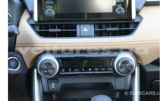 Acheter Import Utilitaire Toyota HiAce Blanc à Import - Dubai, Estuaire Acheter Import Utilitaire Toyota HiAce Blanc à Import - Dubai, Estuaire