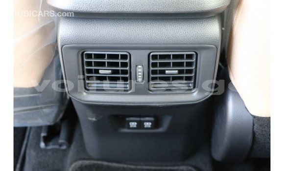 Acheter Import Utilitaire Toyota HiAce Blanc à Import - Dubai, Estuaire Acheter Import Utilitaire Toyota HiAce Blanc à Import - Dubai, Estuaire