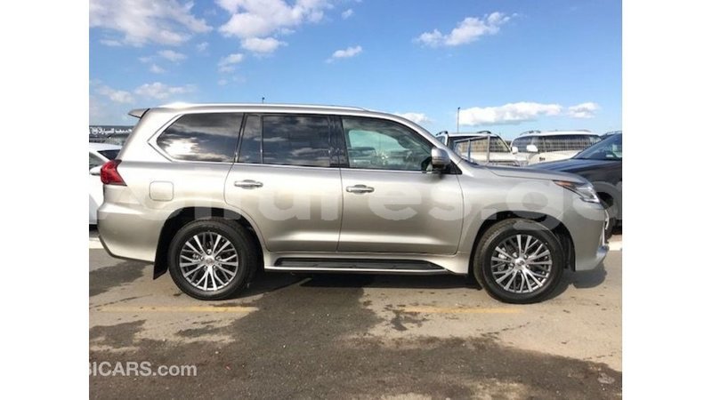 Big with watermark lexus lx estuaire import dubai 5742