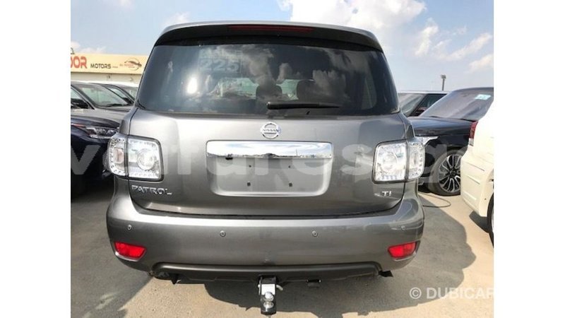 Big with watermark nissan patrol estuaire import dubai 5745