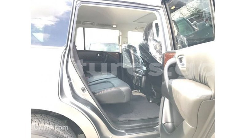 Big with watermark nissan patrol estuaire import dubai 5745