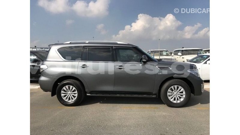 Big with watermark nissan patrol estuaire import dubai 5745