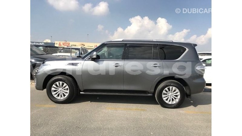 Big with watermark nissan patrol estuaire import dubai 5745