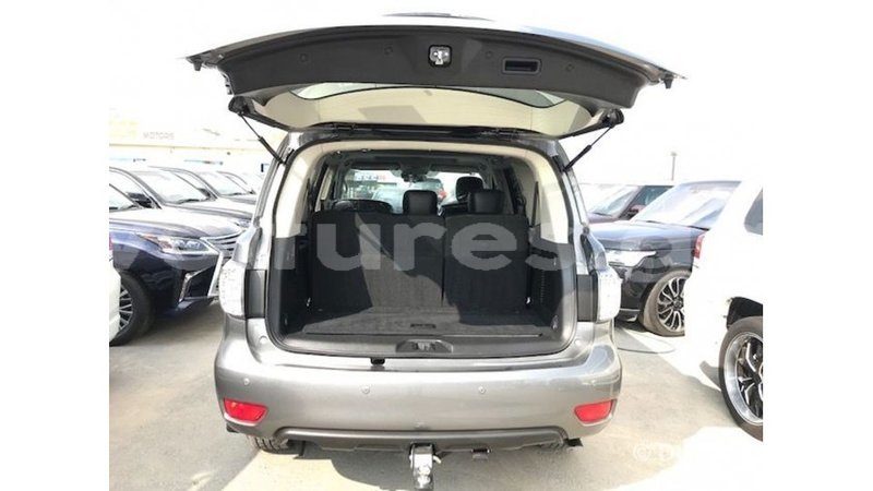 Big with watermark nissan patrol estuaire import dubai 5745