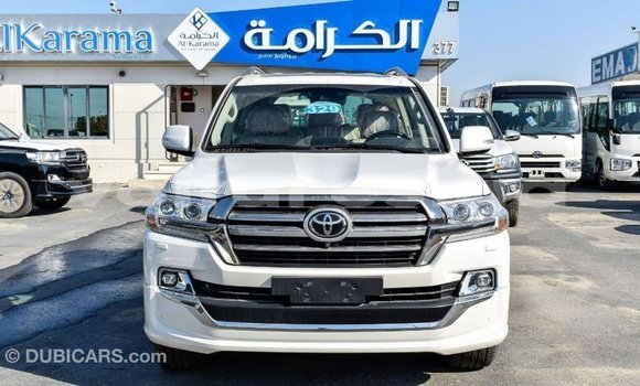 Acheter Import Voiture Toyota Land Cruiser Blanc à Import - Dubai, Estuaire Acheter Import Voiture Toyota Land Cruiser Blanc à Import - Dubai, Estuaire