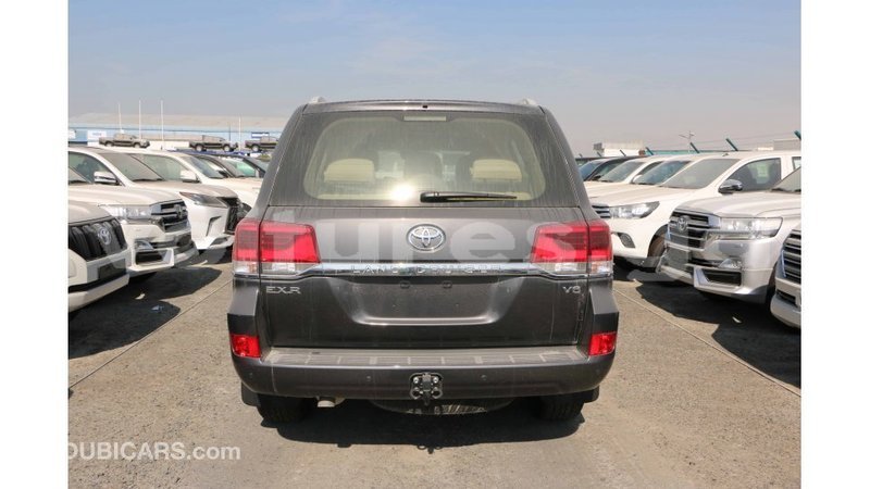 Big with watermark toyota land cruiser estuaire import dubai 5750