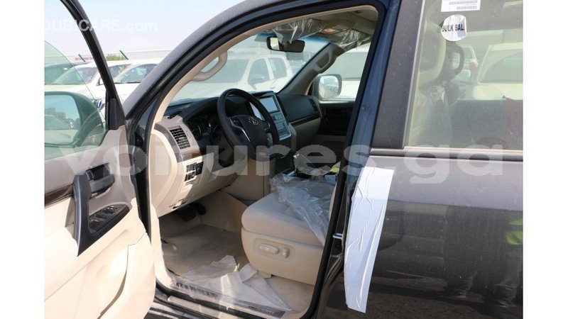 Big with watermark toyota land cruiser estuaire import dubai 5750