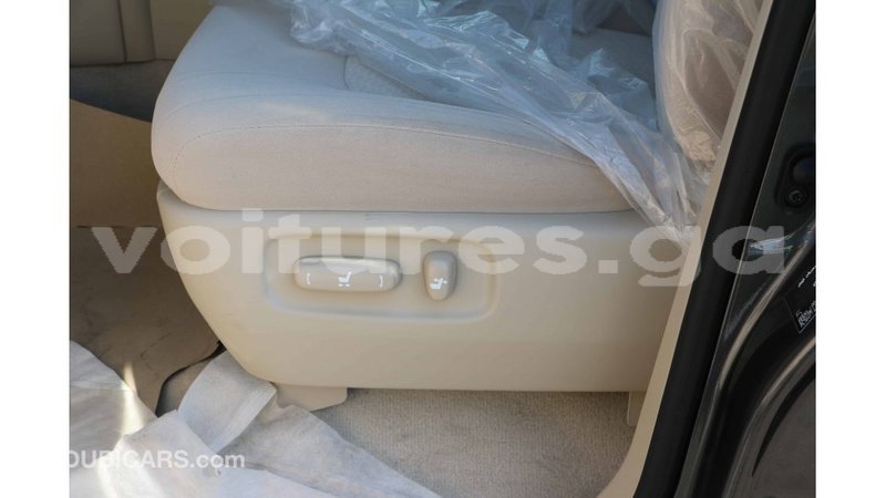 Big with watermark toyota land cruiser estuaire import dubai 5750