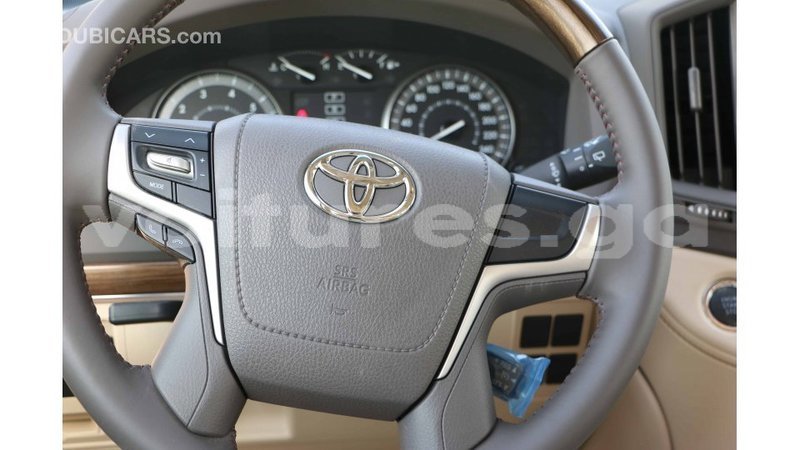 Big with watermark toyota land cruiser estuaire import dubai 5750