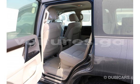 Acheter Import Voiture Toyota Land Cruiser Noir à Import - Dubai, Estuaire Acheter Import Voiture Toyota Land Cruiser Noir à Import - Dubai, Estuaire
