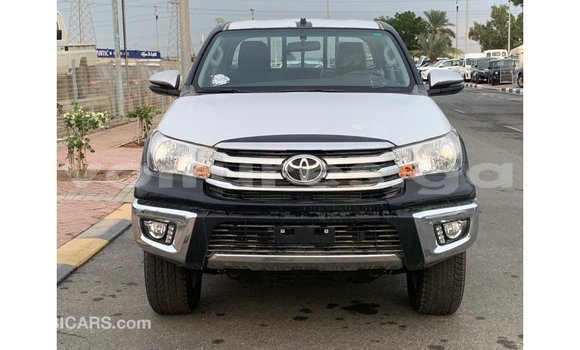 Acheter Import Voiture Toyota Hilux Noir à Import - Dubai, Estuaire Acheter Import Voiture Toyota Hilux Noir à Import - Dubai, Estuaire