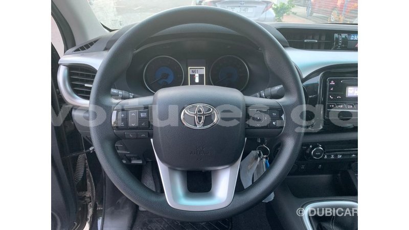 Big with watermark toyota hilux estuaire import dubai 5751